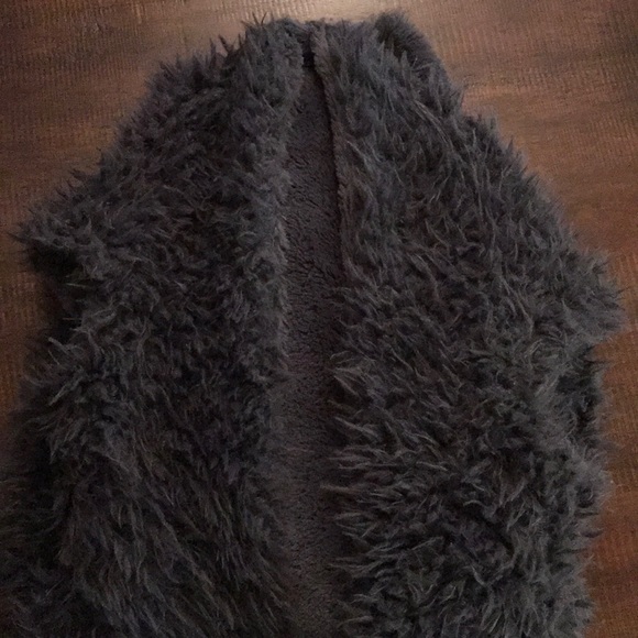 ‼️LAST DAY‼️ EUC~ Ellie ❤️ Kate Faux Fur Vest - Picture 7 of 7